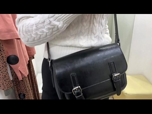 ❤️ Masturbação pública da jovem cadela FeralBerry com um dildo no provador Porno vídeo em pt-br.xxxshake.ru